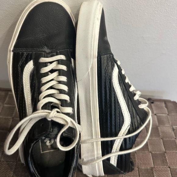 Vans!! - Picture 2 of 3